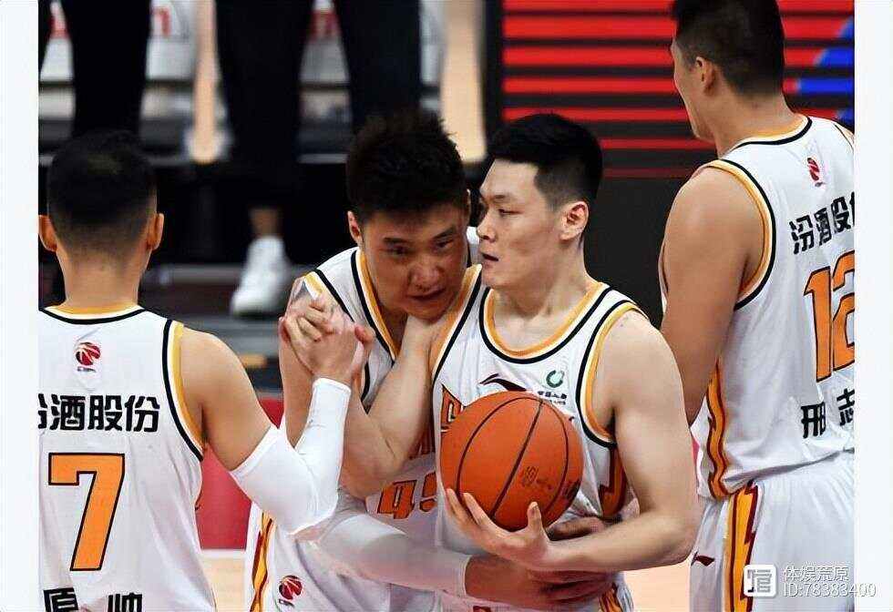 九游体育官网-关于F1夜战:渝州飞鹰队强势横扫燕山犀牛队,速度优势明显黑马成最大惊喜的信息