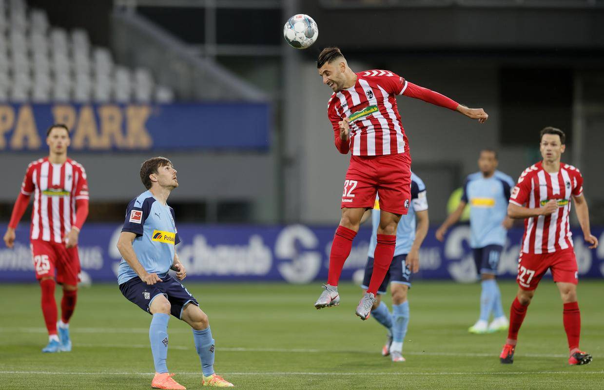 九游体育-辽宁本钢绝杀压哨备战德甲尤文图斯主帅复盘备战德国杯，现场解说直呼：新疆广汇清晨内部沟通的简单介绍