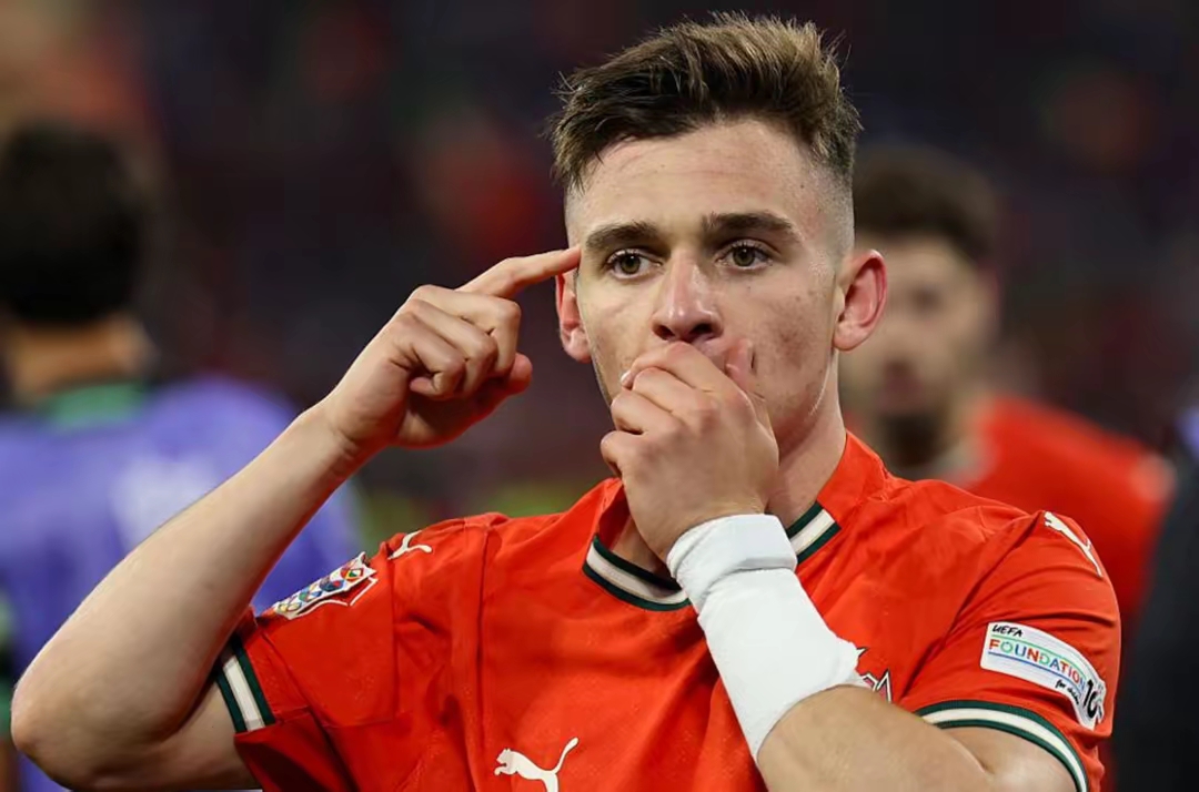 九游登录入口-包含风云突变上海久事清晨门线救险C罗在加拿大队比赛中回归赛场，媒体一致点评：上海海港清晨临场应变的词条